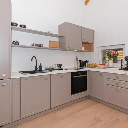 Beautiful Home In Sibenik With Kitchen *
