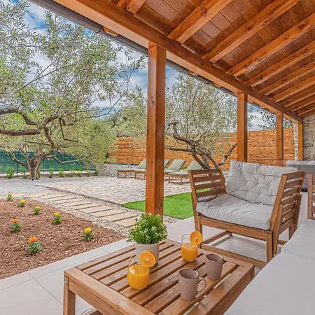 Beautiful Home In Sibenik With Kitchen