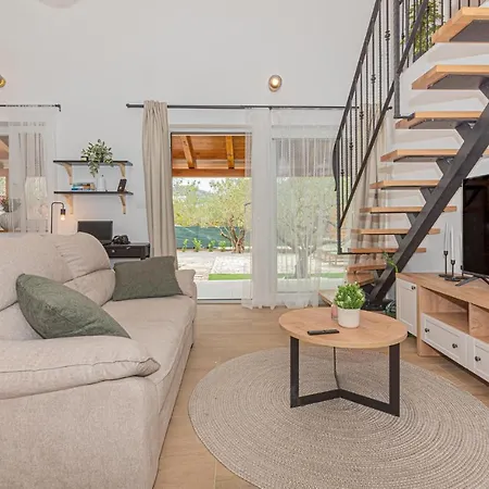 Feriehus Beautiful Home In Sibenik With Kitchen